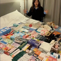 한국 여행 싹쓰리한 외국인 인증샷