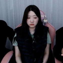 조폭들에게 빌린 돈 갚으려고 방송하는 거 아임다