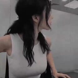 사무실에서 자주 보이는 여직원들 행동.gif