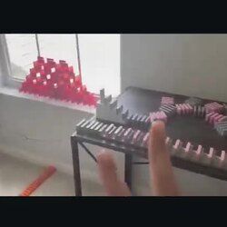 도무지 쉴틈을 주지 않는 도미노.mp4