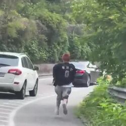 똥 못참아서 휴게소까지 뛴 사람