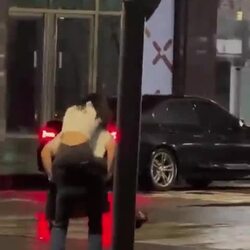 많이 취한 여친룩.gif