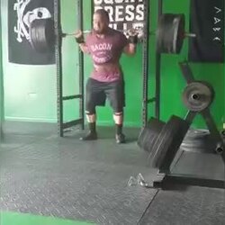 300kg 역기 스쿼트하다 벌어진 사고.mp4