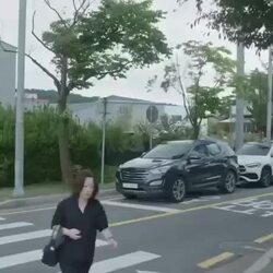 뒤에서 빵빵거리는 아줌마.mp4