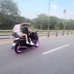 요즘 미성년자 오토바이 타는법