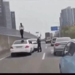 온몸으로 음주측정 거부하는 벤츠 ㅊㅈ