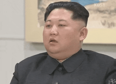 김정은 북한 못본척 딴짓 수줍 눈치 놀람