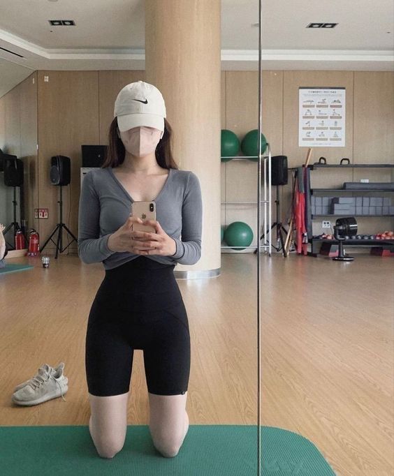 운동 레깅스 셀카 예쁜 여자 ㅊㅈ 거울 스트레칭 피트니스