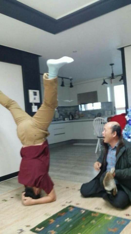 그랜절 할아버지 세뱃돈 세배 설날 세배법 물구나무 자세 절하기