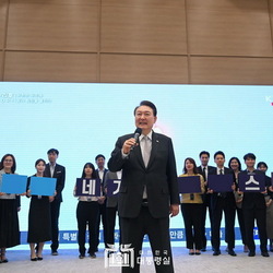 윤석열 누리호 만능짤 3